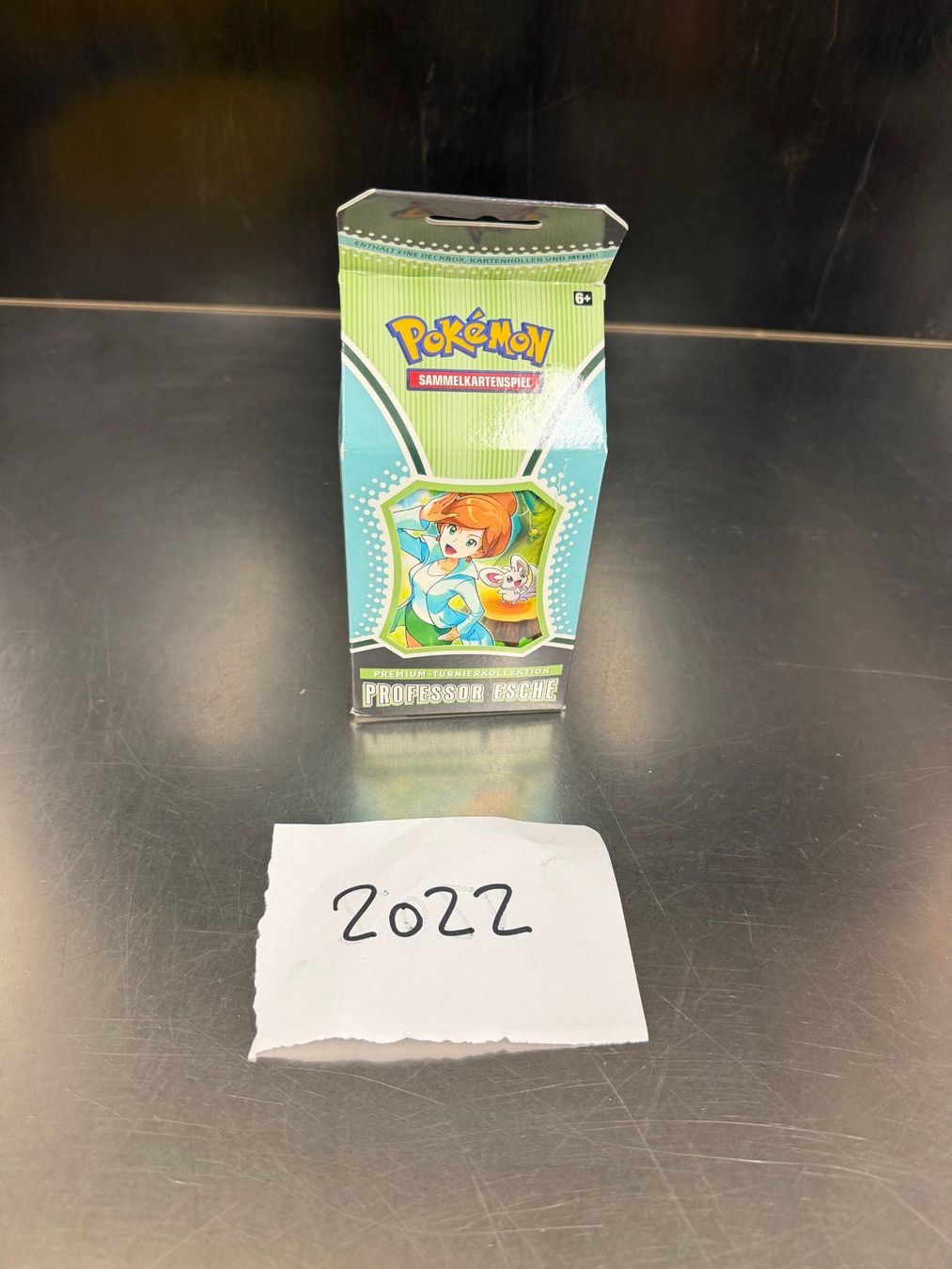 Pokémon Carte collezionabili: POKEMON-PREM. TURN. KOLLEKT.-PROF. ESCHE-2022 – Nuovo e nell'imballaggio originale da Frick venduto da RC2367