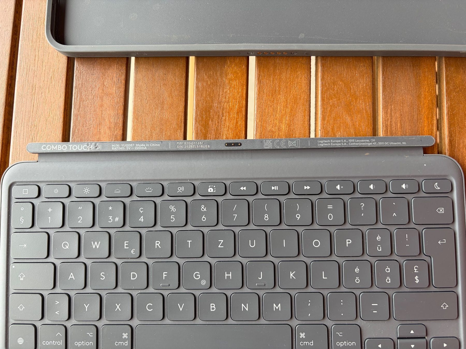 Covers & Taschen: Combo Touch for iPad Air – Defekt aus Grandvaux von Filipe.dasilva 1