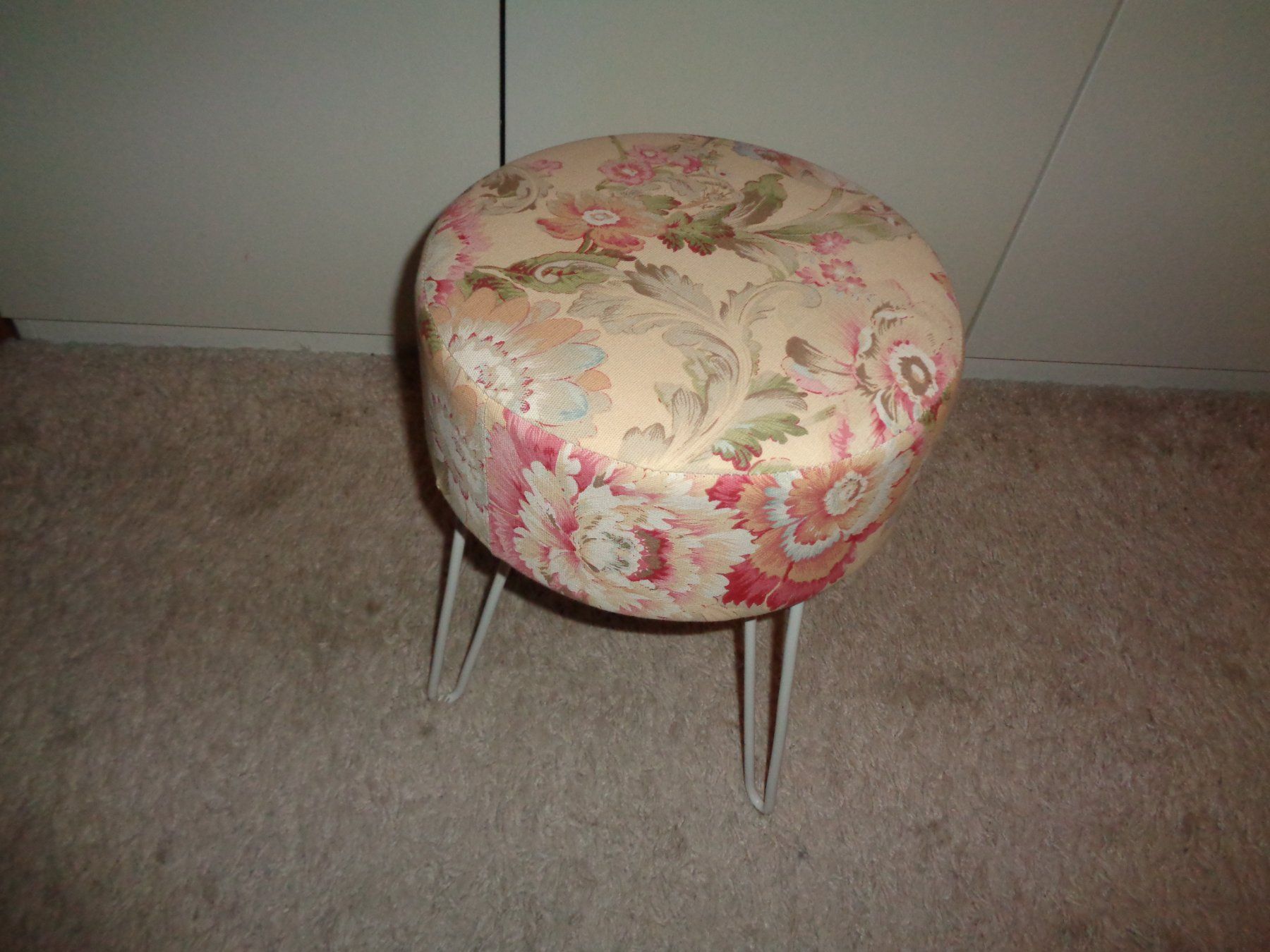 Hocker: *** Shabby Hocker *** / Blumen – Gebraucht aus Othmarsingen von Leuchtturmlady 3