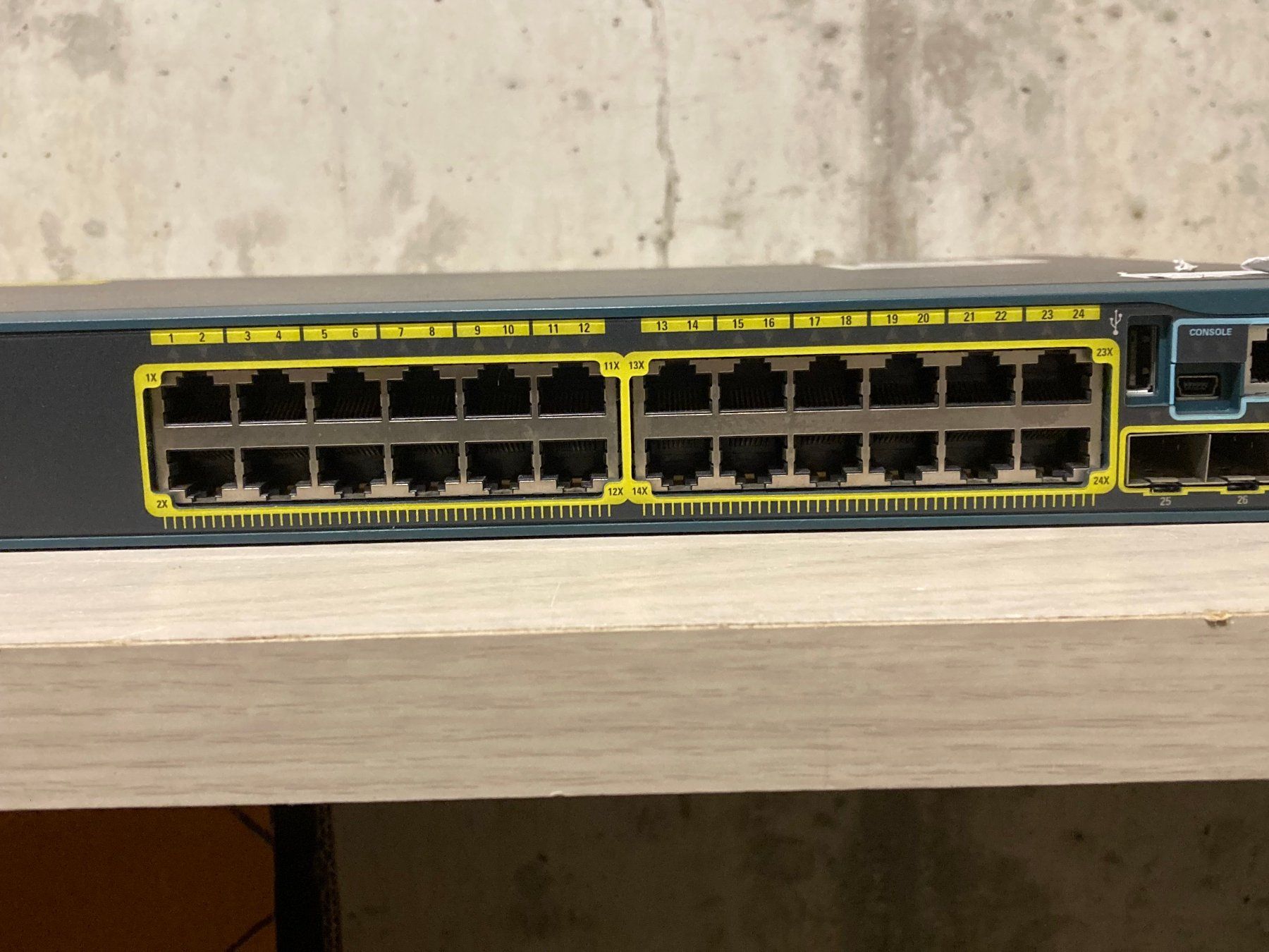 Cisco Hub & Switch: Cisco Catalyst 2960-S Switch – Usato da Wettingen venduto da Schabernack_sam 2