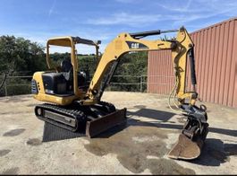 CAT Minibagger 302.5 mit Zubehör, ohne Mängel