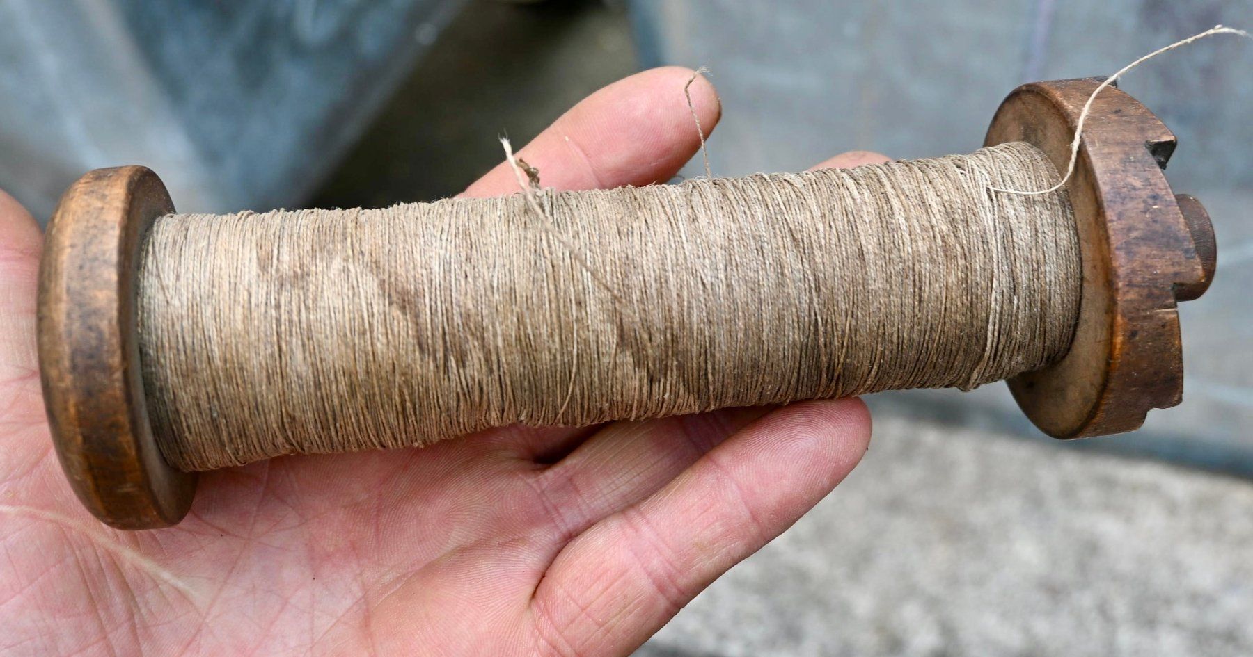 Articles en bois: antike Industrie Holzspule mit Garn Länge 17cm – D'occasion à Pfaffhausen par mono_rec 1