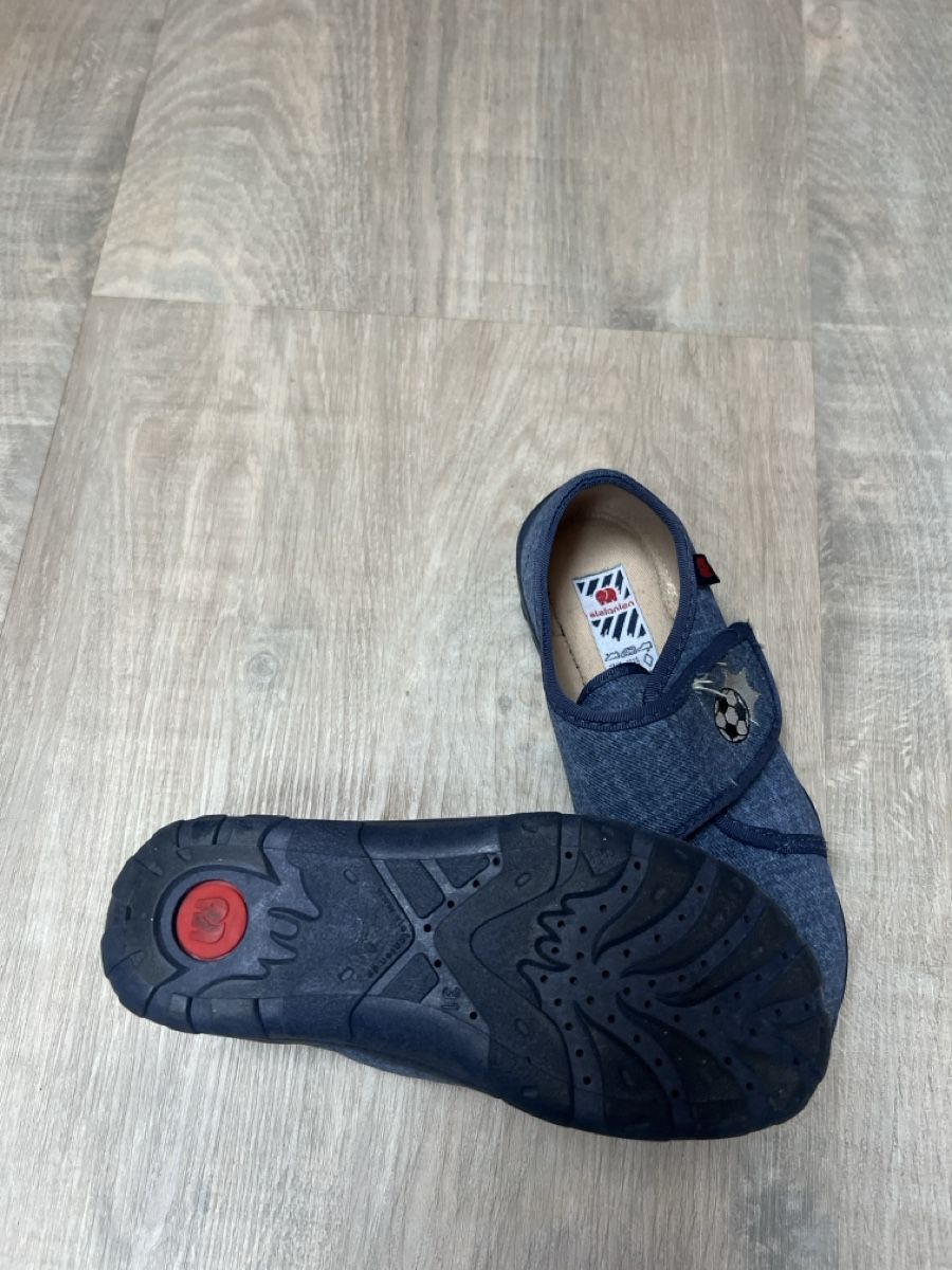 Elefanten Scarpe per ragazzi: Kinder Hausschuhe 31 – Usato da Bachenbülach venduto da Dana_Ondrasik 2