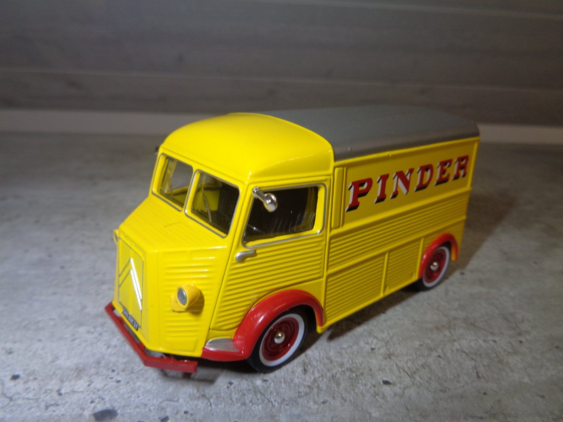 Citroën Modellini d'auto: Altaya 1:43 Cirque Pinder Citroën Type H – Nuovo (secondo la descrizione) da Reconvilier venduto da rallycar 1