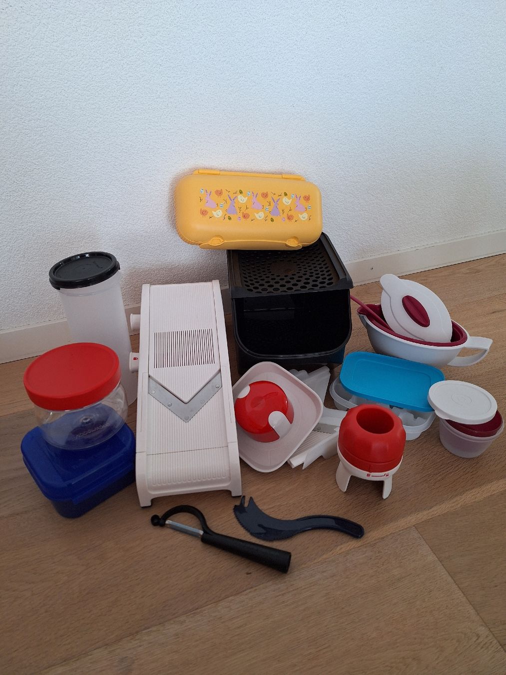 Tupperware Contenitori & Simili: TUPPERWARE NEU – Nuovo (secondo la descrizione) da Hasle LU venduto da Corsi12