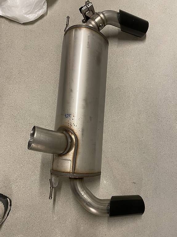 Sistemi di scarico: BMW M235i F22 Original Endschalldämpfer – Usato da zuchwil venduto da Kai-1993