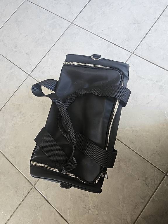 Versace Borse: Versace Tasche neuwertig Top!!! – Nuovo (secondo la descrizione) da Männedorf venduto da EliabarDario 2