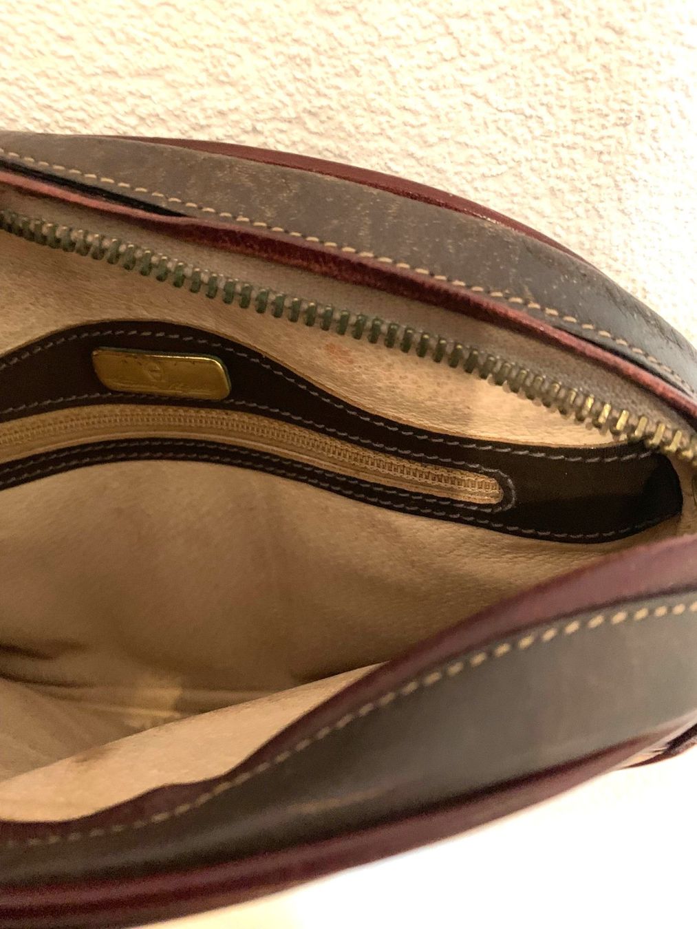 Aigner Borse da donna: Aigner Umhängetasche – Usato da St. Gallen venduto da Braunelle 1