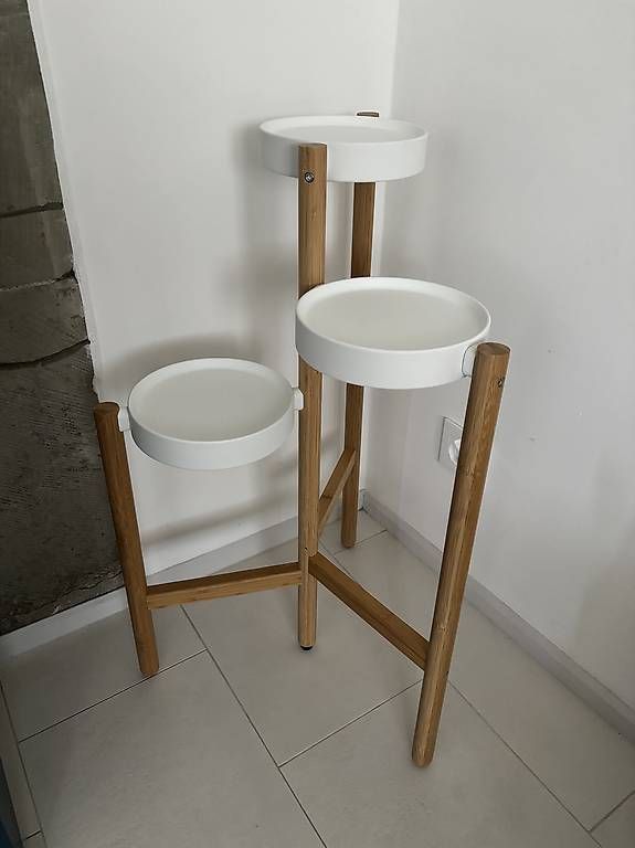 Altro in Decorazioni & Accessori: Piédestal en bambou – Usato da Fribourg venduto da Brosciuttofunghi