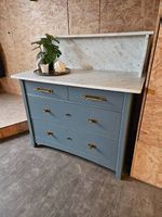 Neu restaurierte Kommode mit Marmor