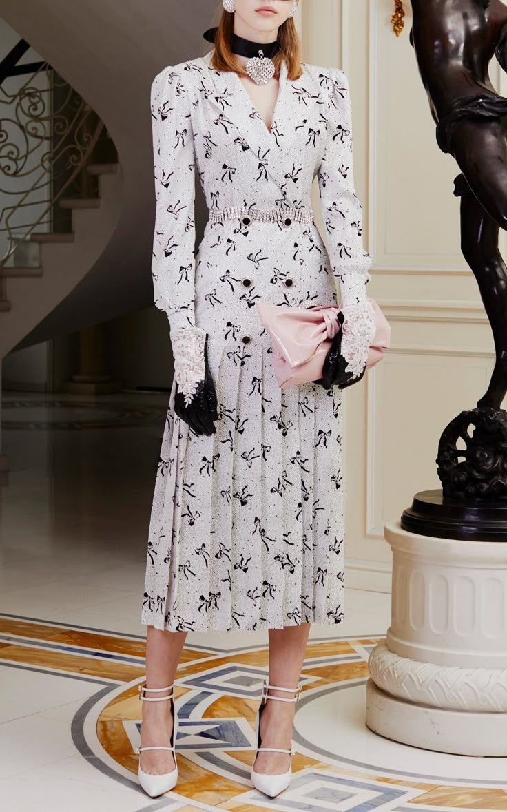 Vestiti: Elegant Midi Dress – Usato da St.Josefen venduto da lop_lh8d 2