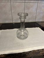 Elegante Glaskaraffe mit Stöpsel