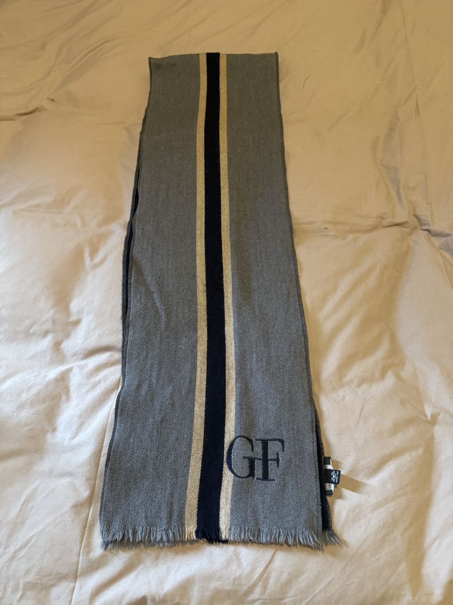 Gianfranco Ferre Foulards, Tücher & Schals: ÉCHARPE GIANFRANCO FERRÉ - LAINE – Neu (gemäss Beschreibung) aus Genève von Emorejac 6