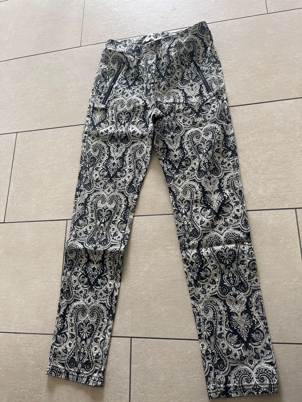 Pantaloni: Simclan Hosen – Usato da Roggliswil venduto da Eishockeygirl