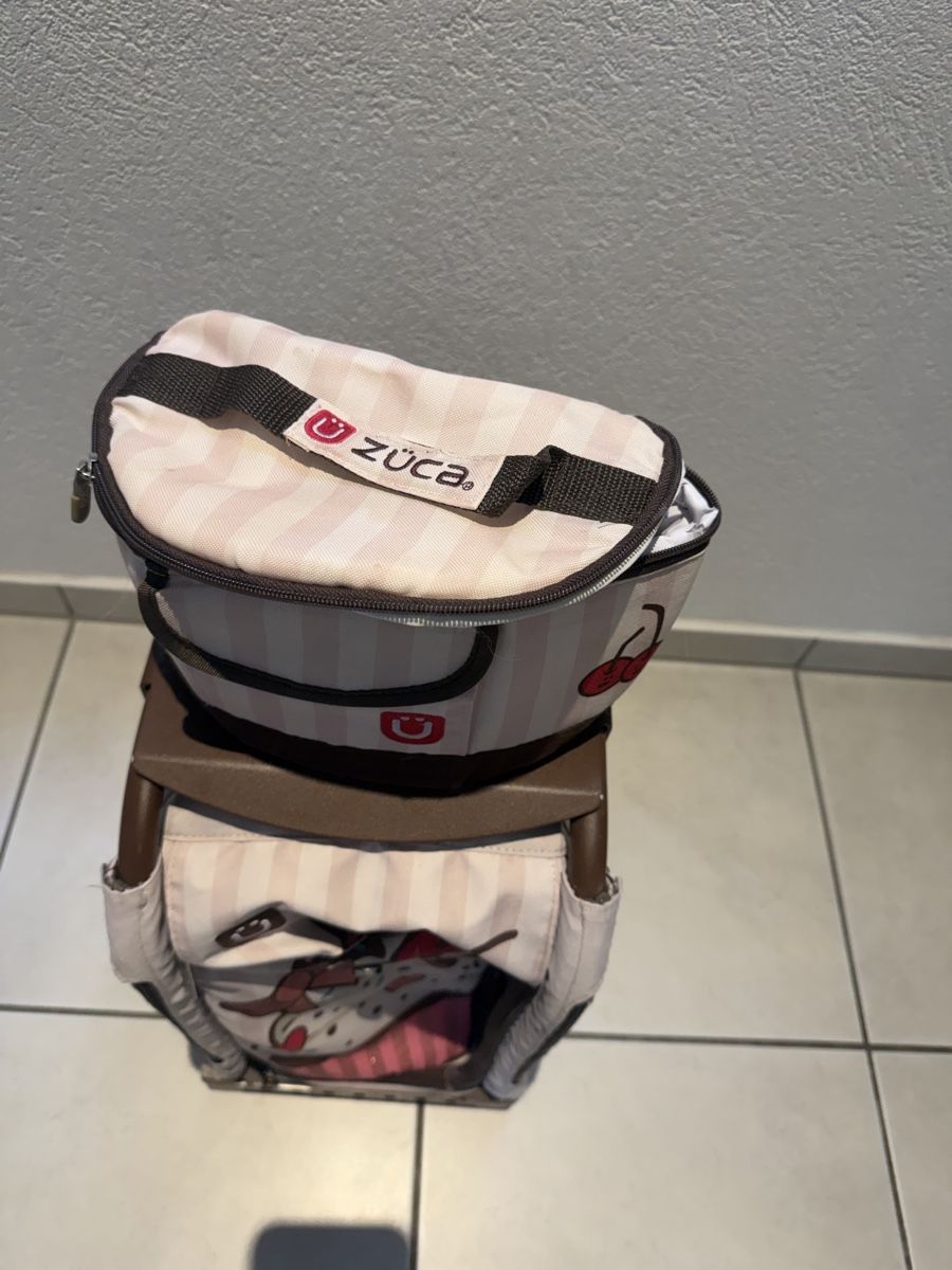 Züca Koffer & Taschen: Züca Rollkoffer mit Tasche Cupcake Design, lighting wheels – Gebraucht aus Oberlunkhofen von Raspberry