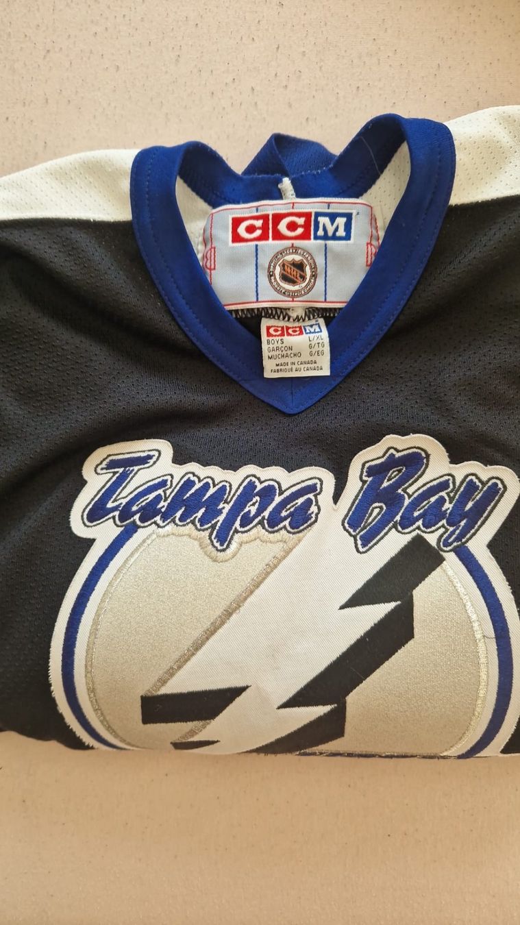 Trainer, Turnhosen & -trikots: NHL Trickot Tampa Bay Lightning – Gebraucht aus Effretikon von American_Sportswear 2