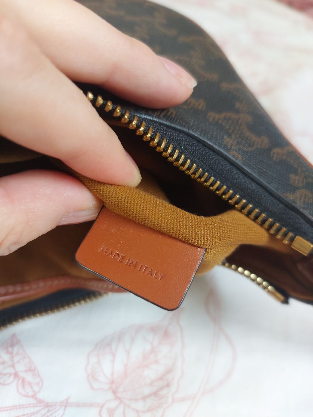 Celine Taschen für Damen: Sac Céline Ava toile Triomphe – Gebraucht aus Lausanne von Super-cerise 4