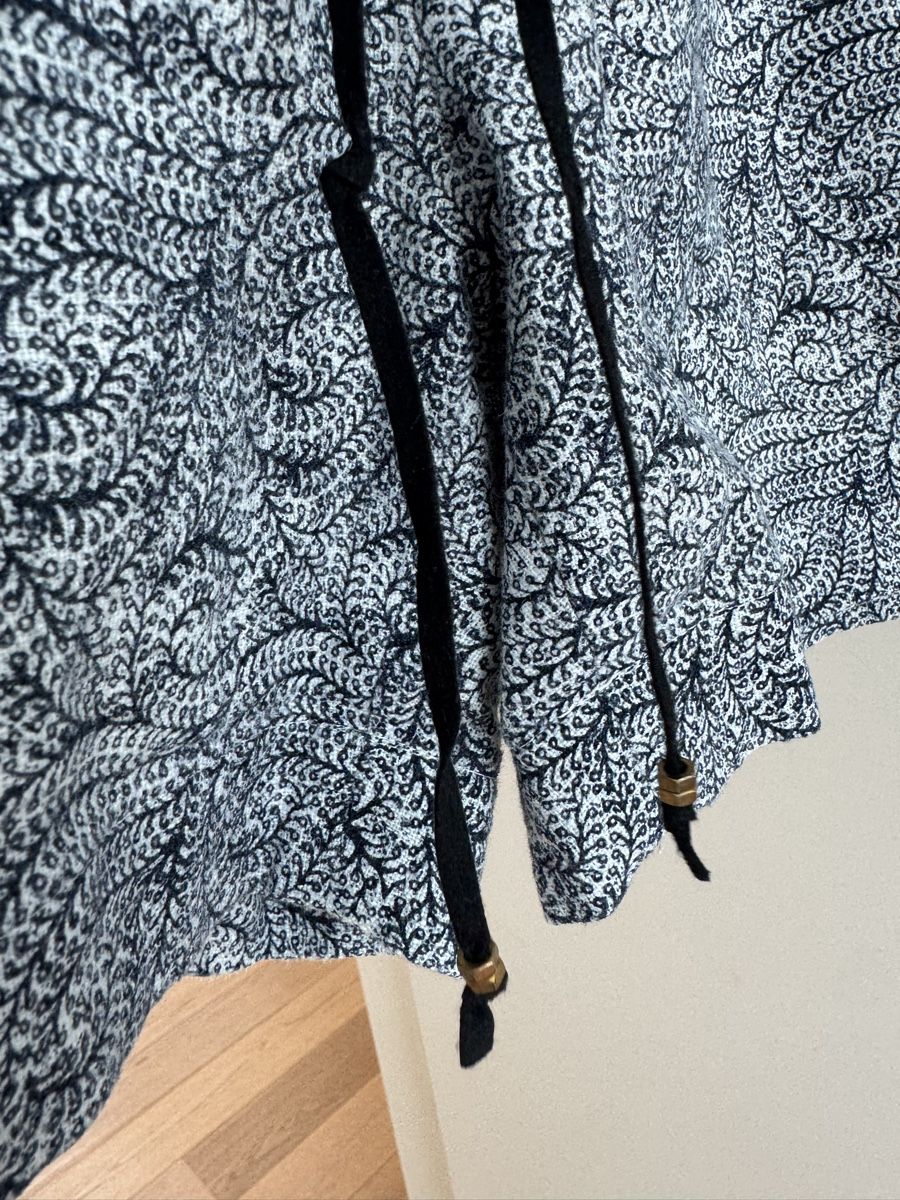 Pantaloni: Maje shorts black white pattern size 2 new condition – Usato da Vesenaz venduto da nat_mq8l 4
