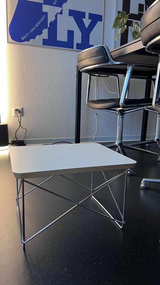 Tavoli: Vitra Eames occasional Table LTR weiss – Usato da Triengen venduto da chouchou88 1