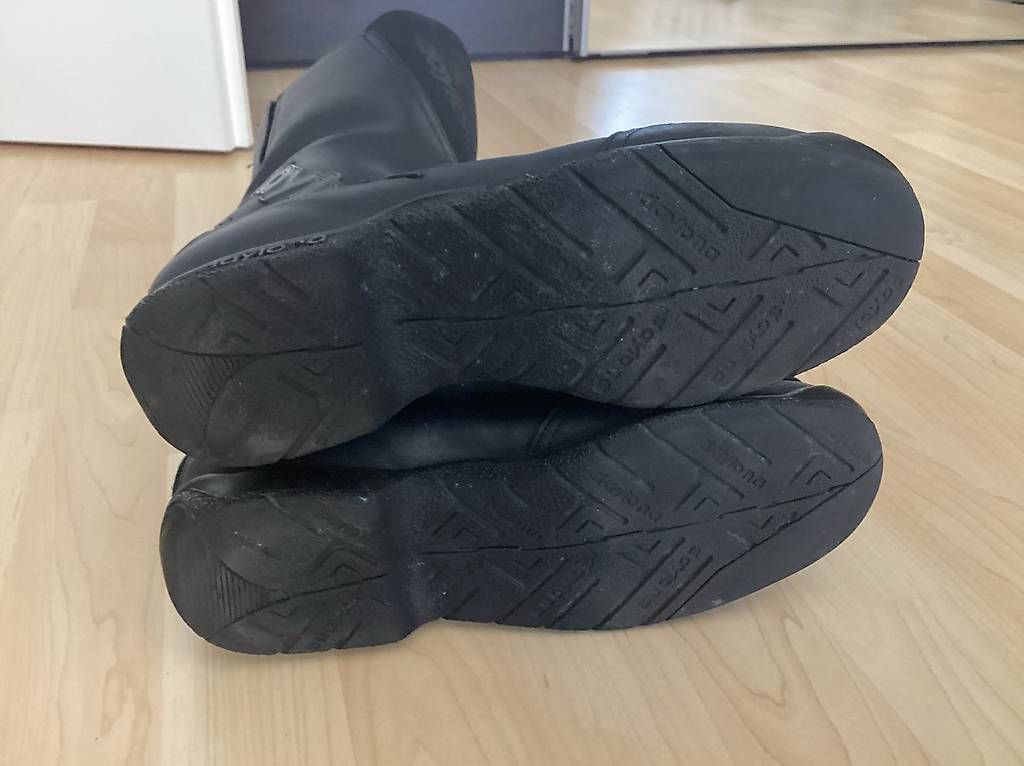 Scarpe da uomo: Daytona Motorradstiefel Gr. 41/42 – Usato da Geltwil venduto da Endru80 2