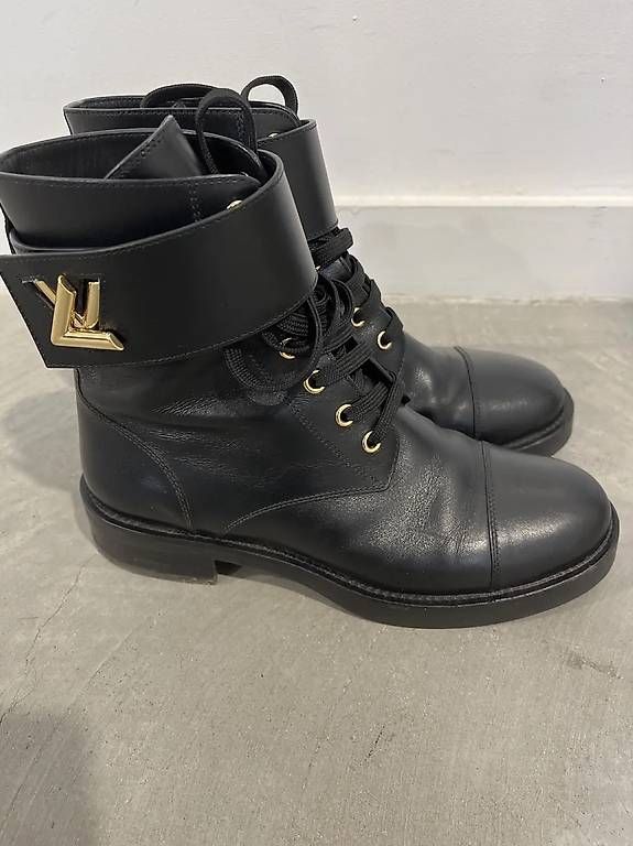 Louis Vuitton Damenschuhe: Louis Vuitton Wonderland Boots – Gebraucht aus Zürich von zie_5nsb