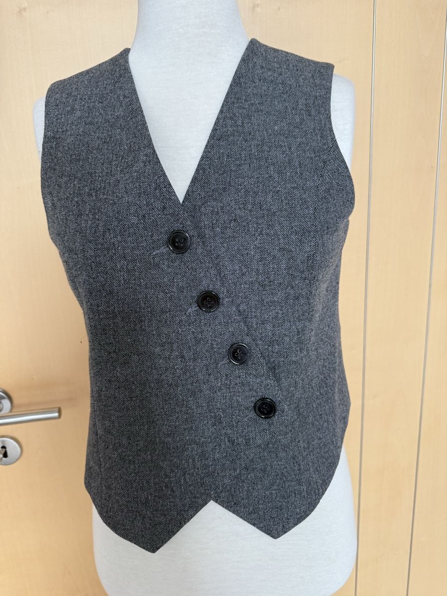 Gilet & Giacche senza maniche: Gilet – Usato da visp venduto da Kmemo1