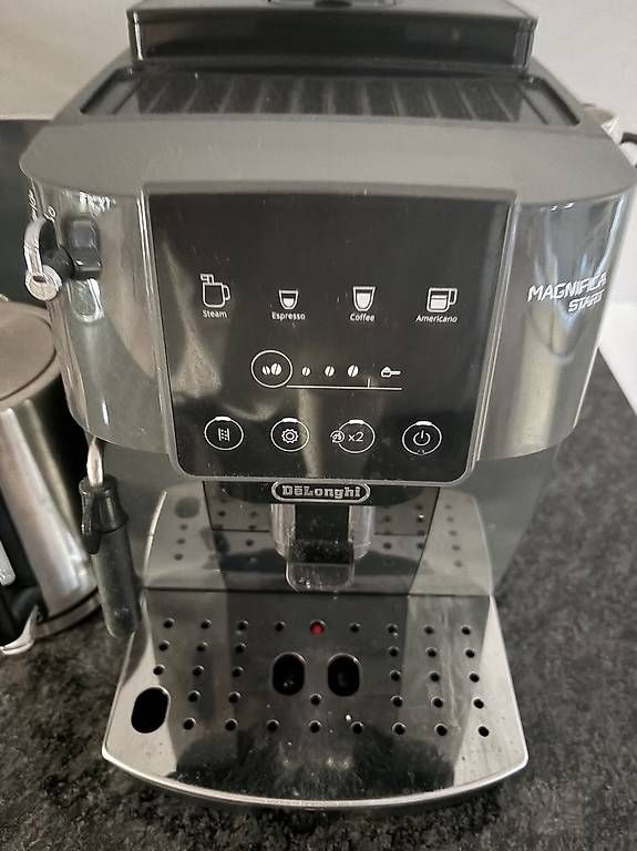 Kaffeemaschinen & Espressomaschinen: DeLonghi Magnifica Start Kaffeevollautomat  – Gebraucht aus Arboldswil von mat_xyx5