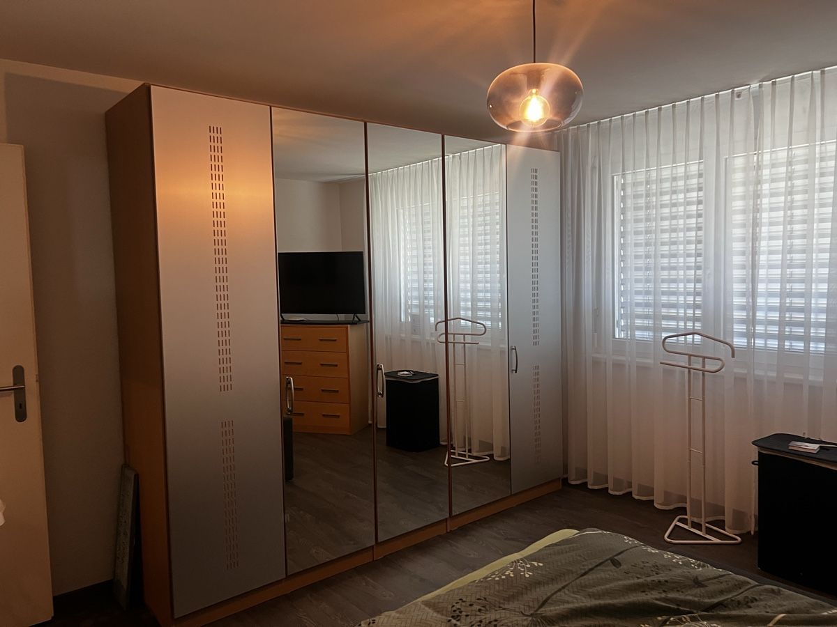 Armoires: Kleiderschrank – D'occasion à Oberuzwil par Joe_Lee