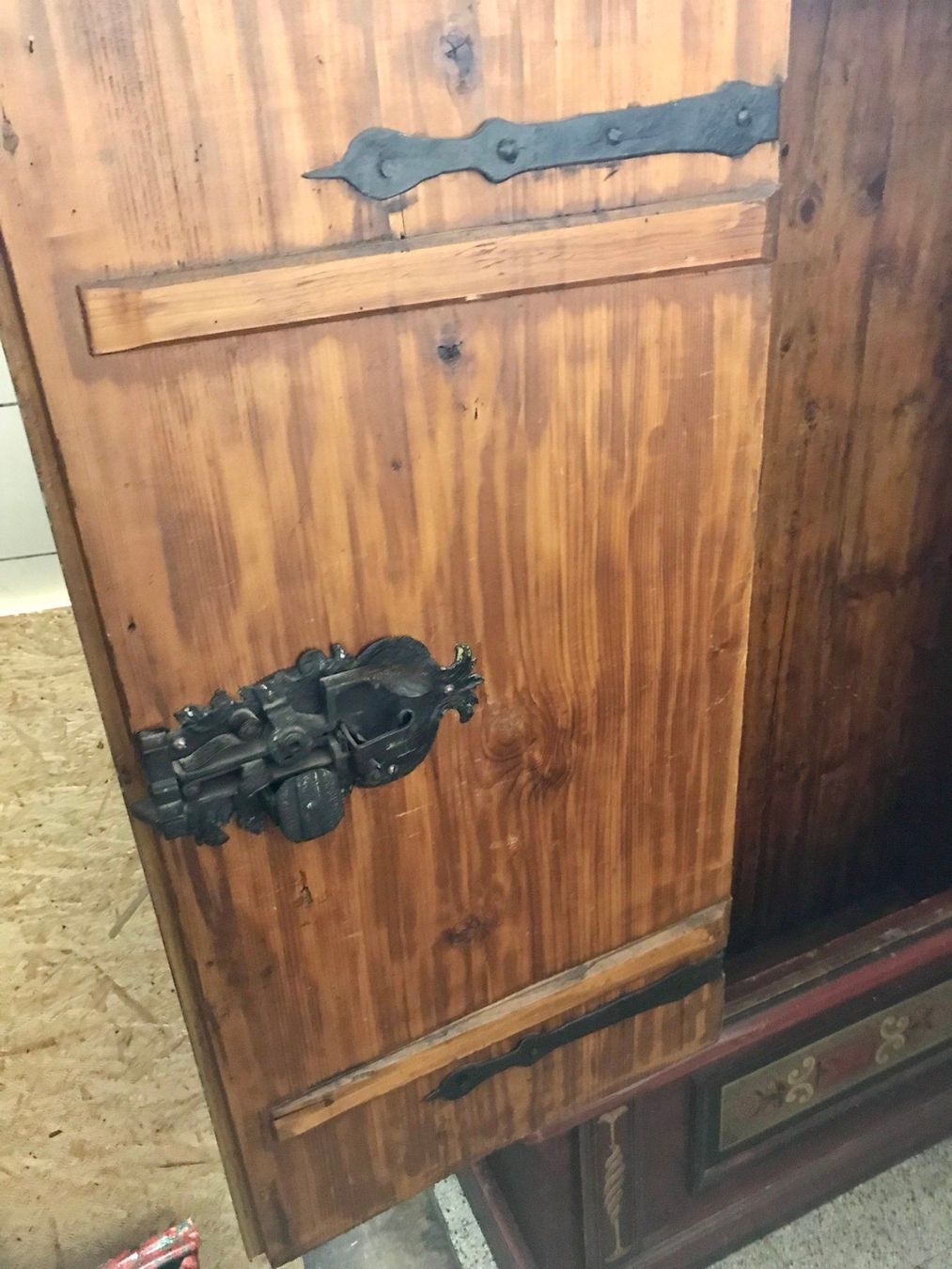 Armadi: Antiker Bauernschrank – Usato da schaffhausen venduto da bryli 3