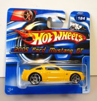 HOT WHEELS 2005 FORD MUSTANG GT - J8021