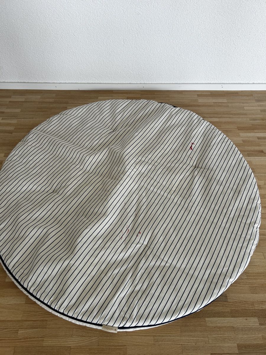 Nobodinoz Sonstige Kinderbetten & -möbel: Nobodinoz Tipi Zelt mit Teppich  – Gebraucht aus St. Gallen von Kiwi023 7