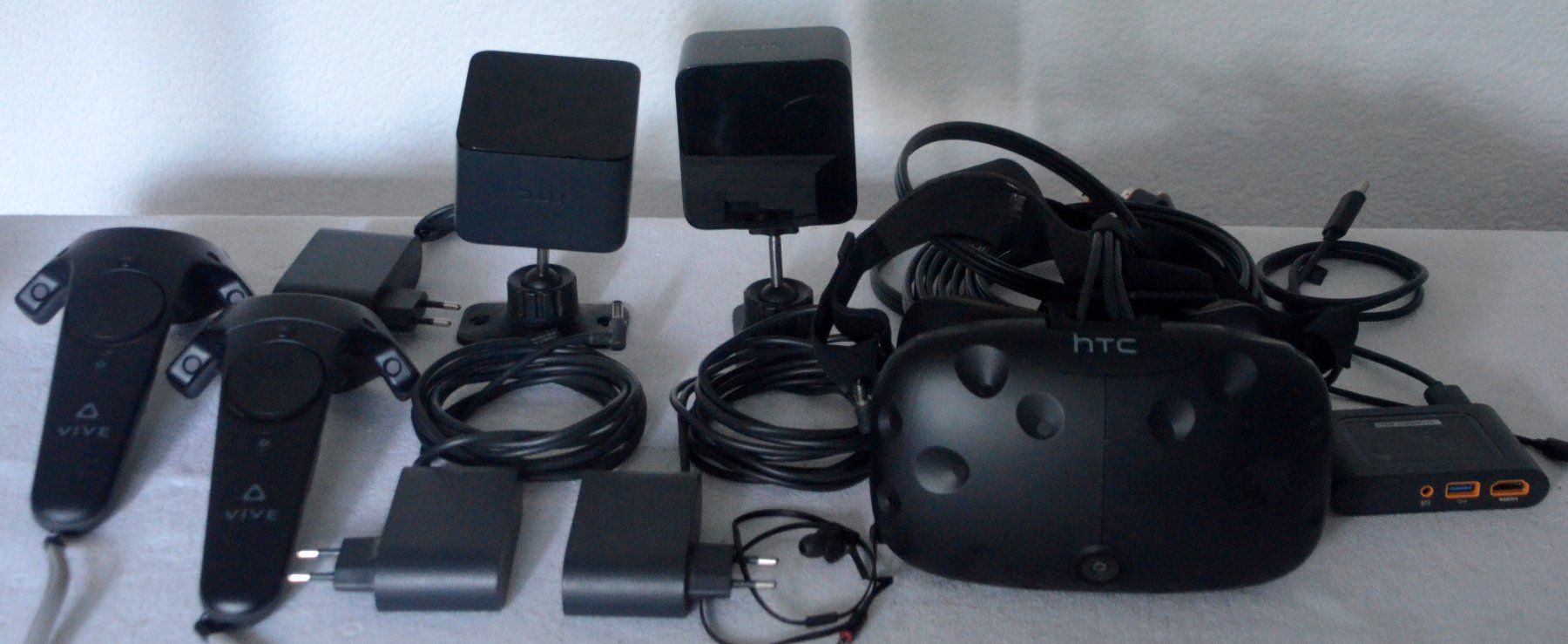 HTC Casco VR: HTC VIVE  1 Virtual Reality Brille  / casque VR – Usato da Collonges venduto da arashee