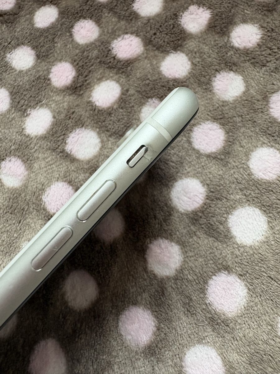 Apple Telefoni cellulari / Smartphones: iPhone XR | weiss | 64 GB – Usato da Brünisried venduto da sve_vft2 3