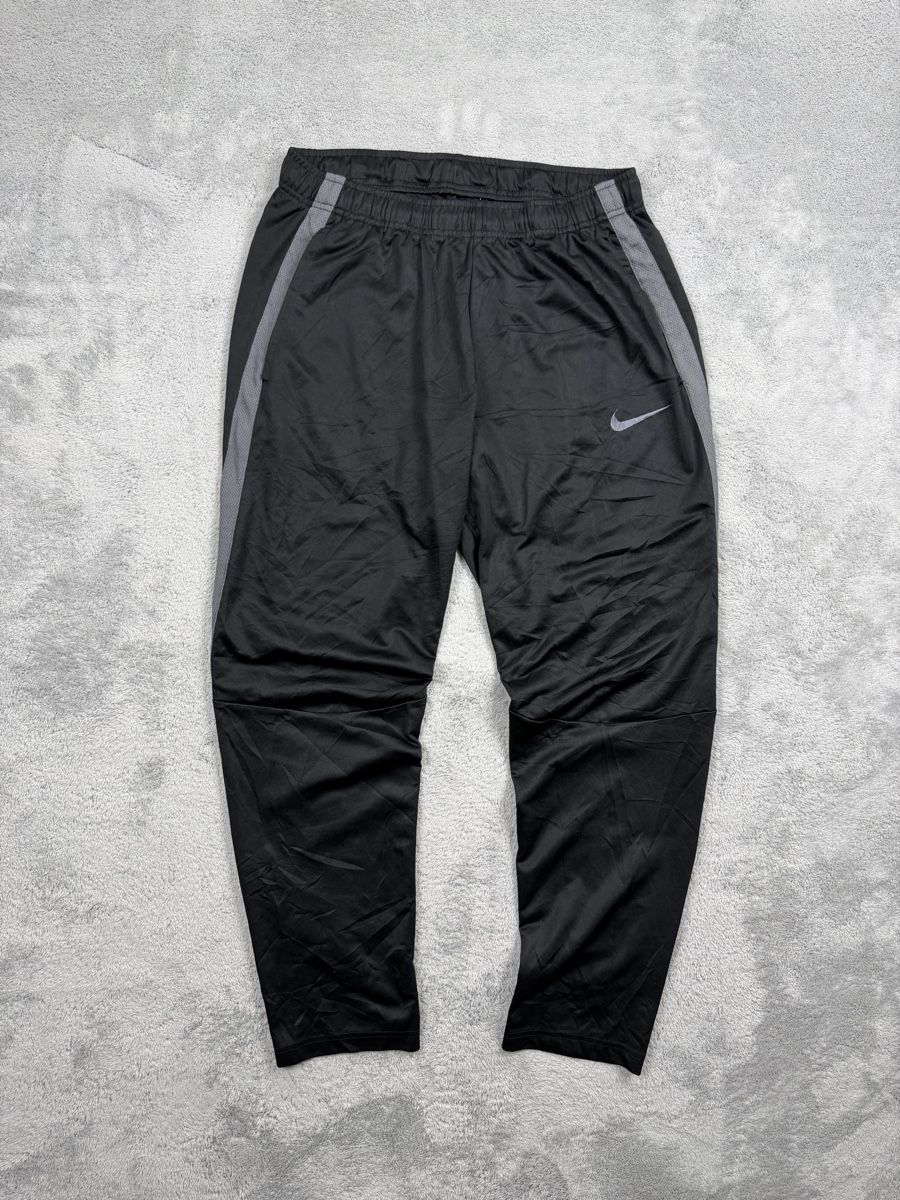 Nike Pantaloni: Nike sweatpants – Usato da Erlinsbach SO venduto da TogaResell