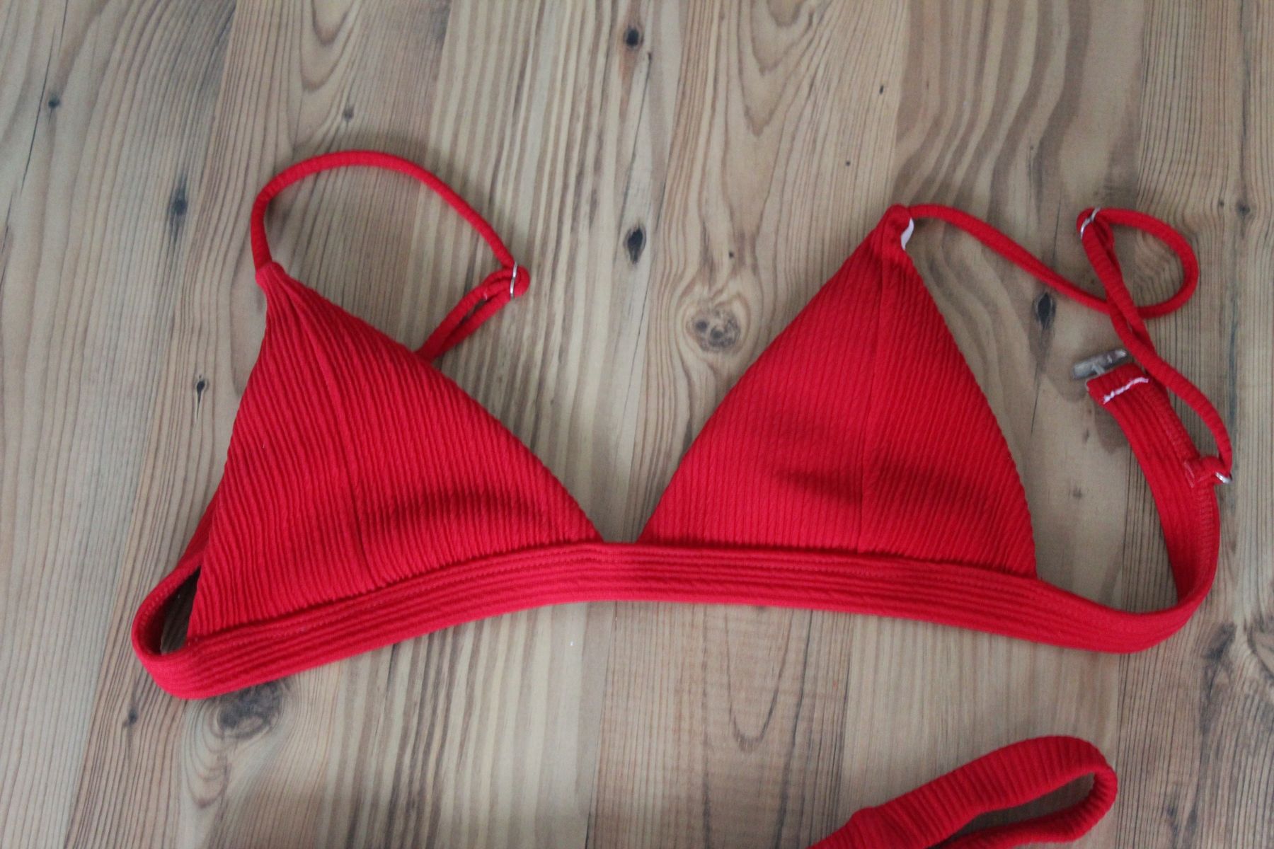 Badekleider & Bikinis: Fire red Bikini never worn – Neu und originalverpackt aus Bern von  3
