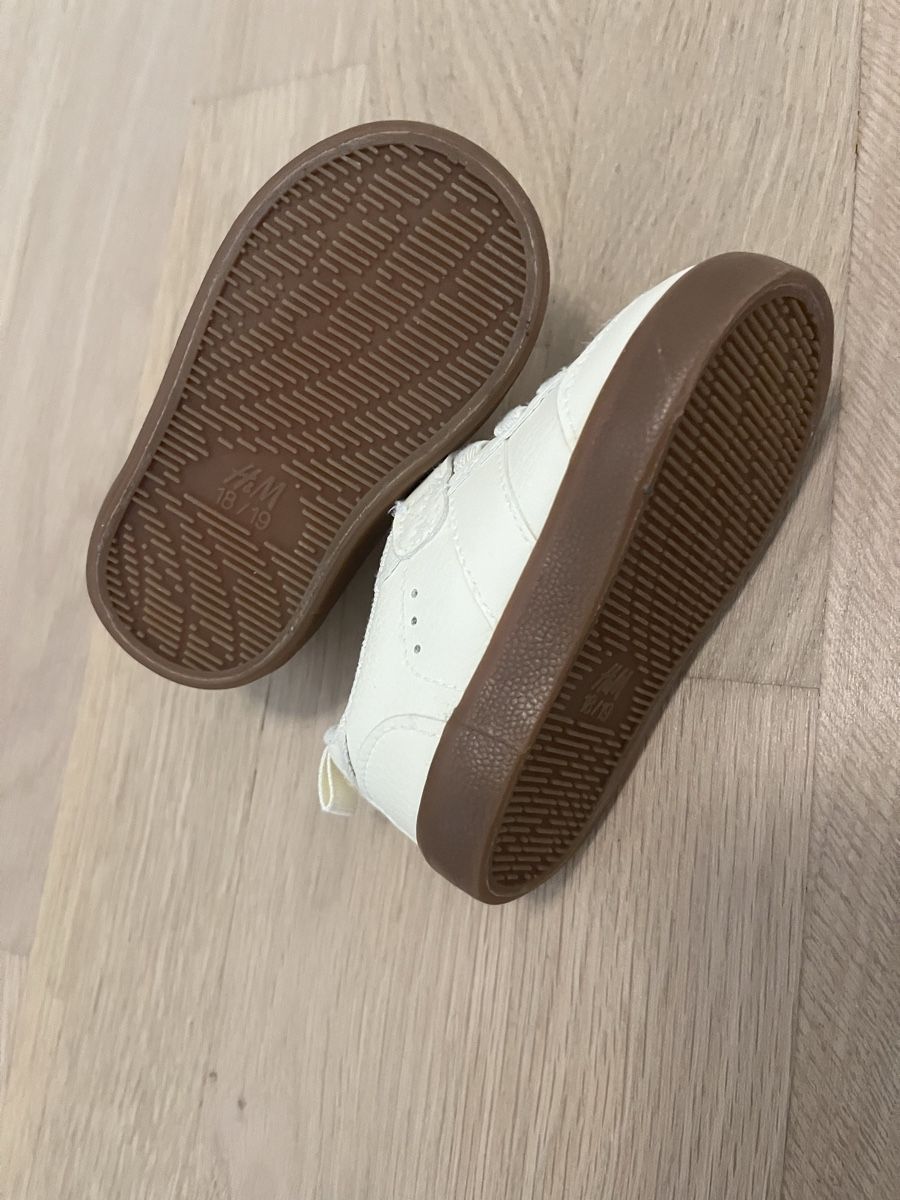 Scarpe per ragazzi: Sneaker Kinder •NEU• Gr. 18/19 – Nuovo (secondo la descrizione) da Wallisellen venduto da Romina83 5