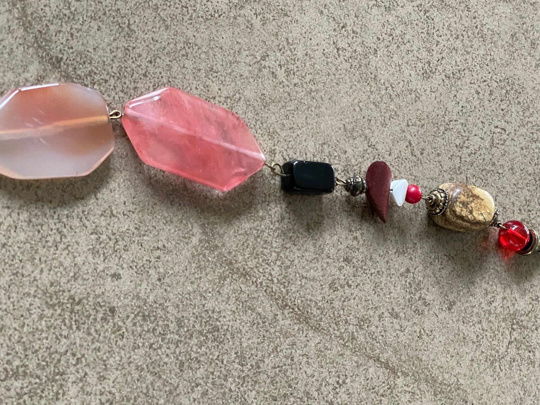 Catenine: Lange Kette Modeschmuck mit tollen Steinen – Usato da Bronschhofen venduto da Sommernacht03 1