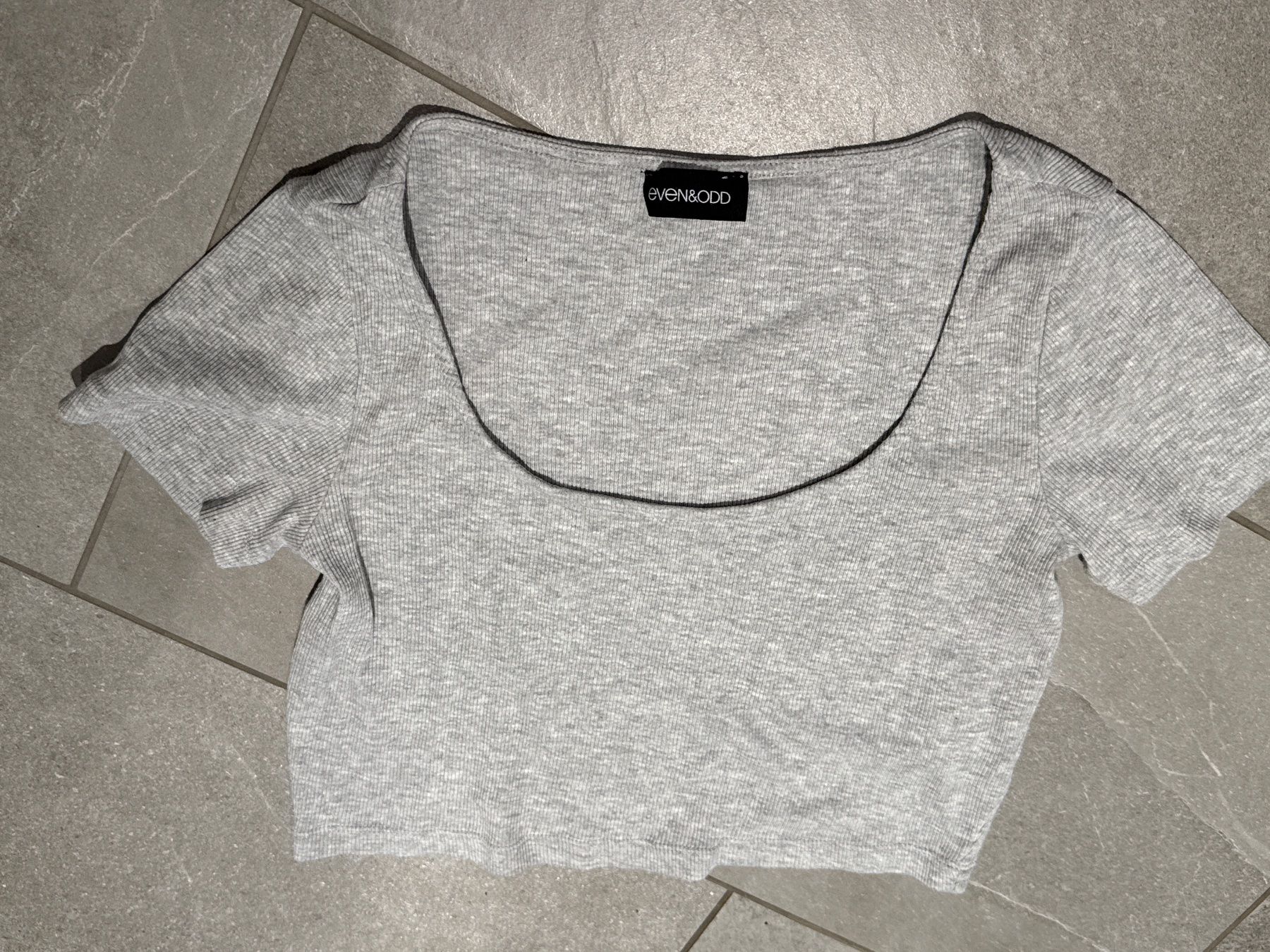 T-shirt: Damen TSHIRT, bauchfrei  Gr. M – Usato da Amriswil venduto da used2use
