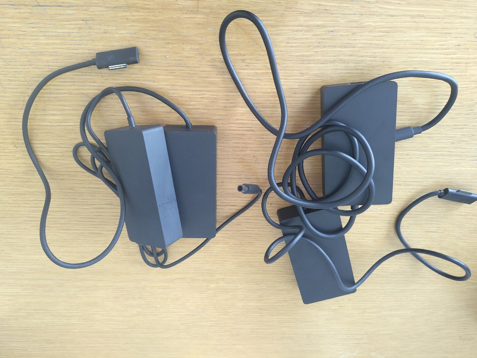 Microsoft Docking station: Microsoft Surface Docking Station & Netzteil – Difettoso da Cham venduto da QS-Service