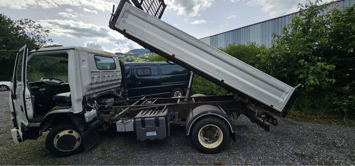Isuzu Veicoli commerciali: ISUZU NPR85 Kippbrücke  – Usato da Kriens venduto da gimi01