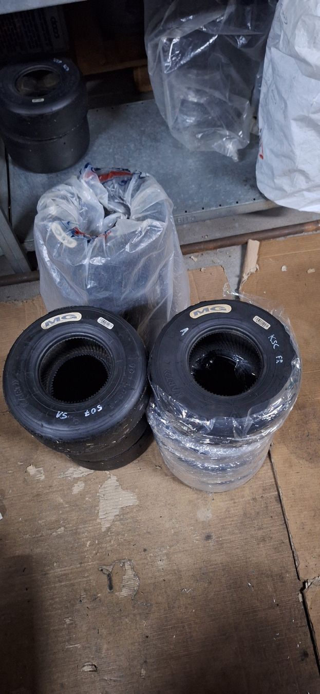 Go-Kart: Slicks MG Mini en très bon état – Usato da Vordemwald venduto da fred113