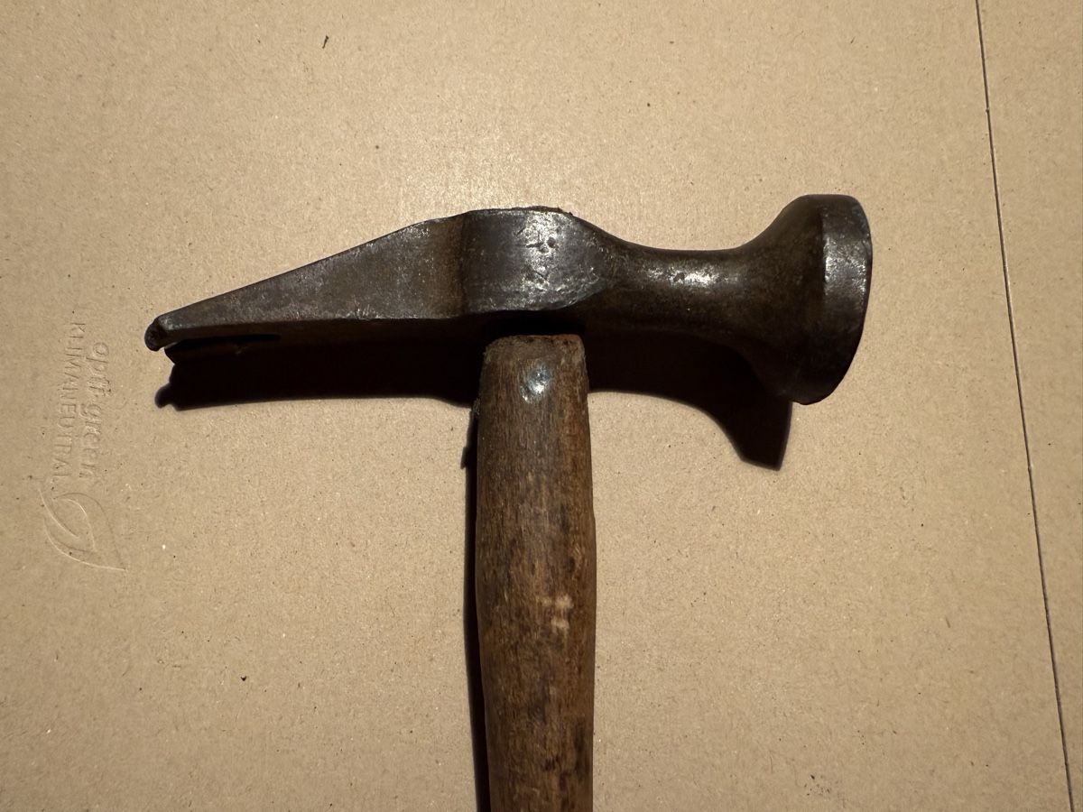 Tutti gli attrezzi: Alter Hammer mit Holzgriff - Schuster Polsterer – Usato da Affoltern am Albis venduto da jonas1009 1