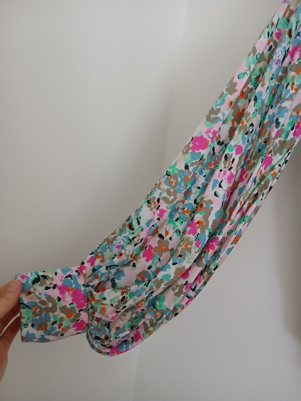 Chemisiers: Imprevu Colourful Blouse Size XS – Neuf (Voir description) à Wil SG par tre_g2l7 5