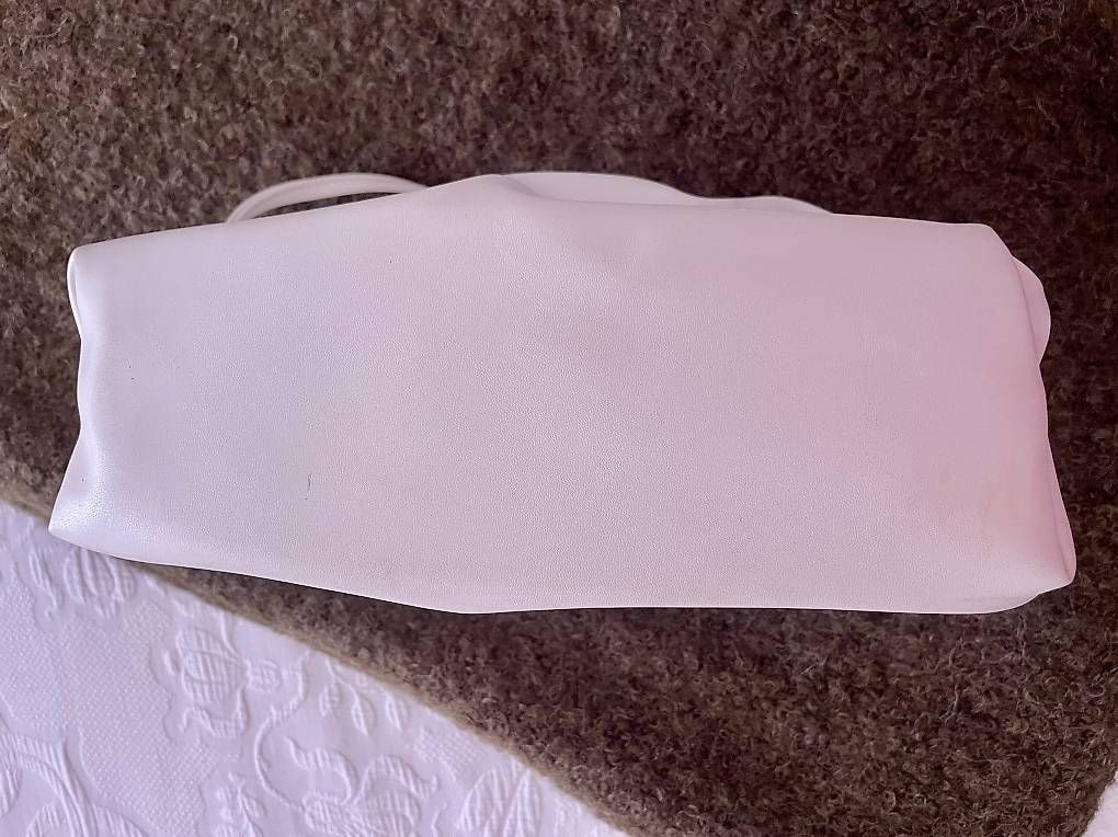 Borse da donna: Sac élégant en similicuir blanc – Usato da Lausanne venduto da CNIVNC 3