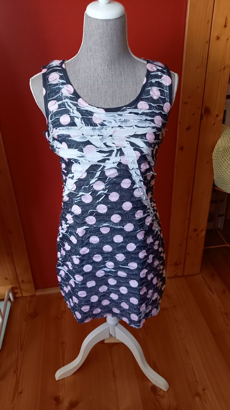 Vestiti: Kleid Punkte Grösse M neuwertig – Usato da St. Gallen venduto da Otterndorf