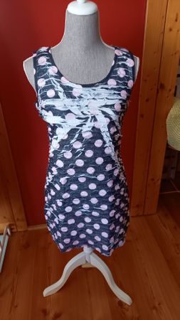 Kleid Punkte Grösse M neuwertig
