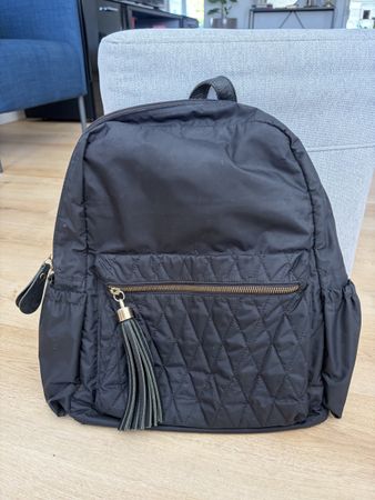 Hochwertiger Rucksack aus Polyester/Nylon mit Lederträgern 