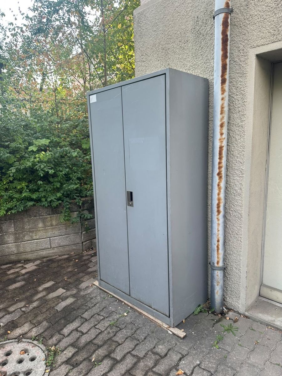 Lista Schränke: Lista Metallschrank Werkzeugschrank – Gebraucht aus Bern von fotolog111 2