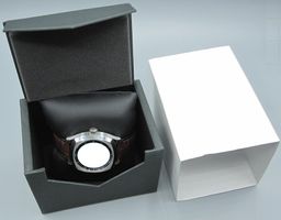 Étui montre TAG HEUER de transport. Carton / simili cuir