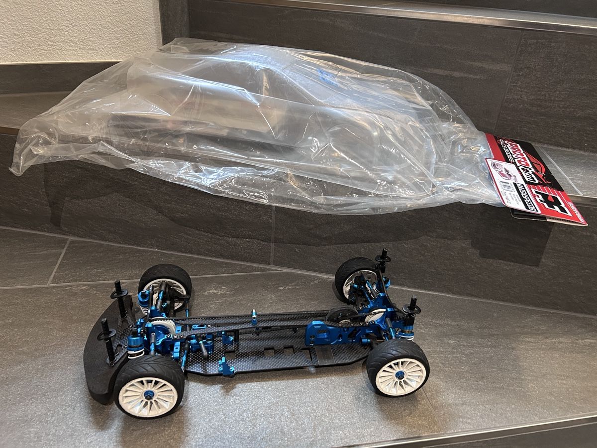 Tamiya Modellismo RC: Tamiya TRF416x mit Lipo chassis upgrade – Usato da Kestenholz venduto da ask_9wxb 1